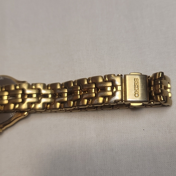 Seiko Gold Electro Plated & Diamond Watch 7N89-0449 - Picture 3 of 4